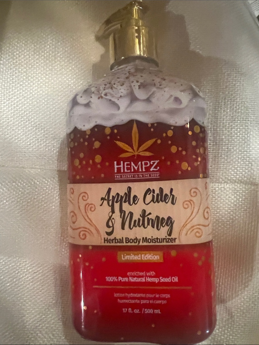 Hempz Apple Cider & Nutmeg Herbal Body Moisturizer - Red and Gold Accents